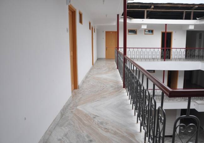 Hotel Posh I Mall, Srinagar 2
